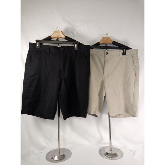 IZOD Men's Golf Shorts 1 Black 1  Tan Size 34 - Picture 1 of 9